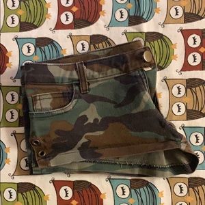 Super cute short shorts.